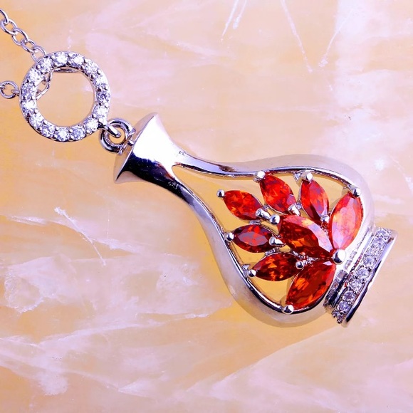 Jewelry - ❤️gorgeous ruby gemstone flower 925 silver necklac